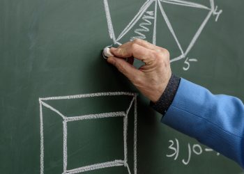 מה מספר הפרופסור על הטיפול בבנו? – לסיפור המלא