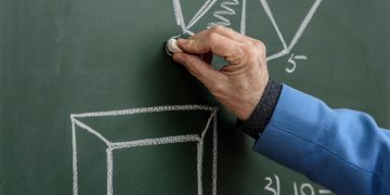 מה מספר הפרופסור על הטיפול בבנו? – לסיפור המלא