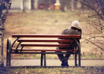 מהו דיכאון? אורן זריף הפרעה נפשית בעלת תסמינים פסיכולגים, נפשיים ופיזיולוגיים שנמשכת זמן מה ומאופיינת בתחושת עצב חזקה וחוסר חשק,