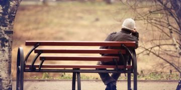 מהו דיכאון? אורן זריף הפרעה נפשית בעלת תסמינים פסיכולגים, נפשיים ופיזיולוגיים שנמשכת זמן מה ומאופיינת בתחושת עצב חזקה וחוסר חשק,