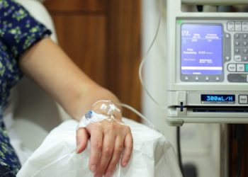 הגעתי עם גוש בשד – לסיפור המלא