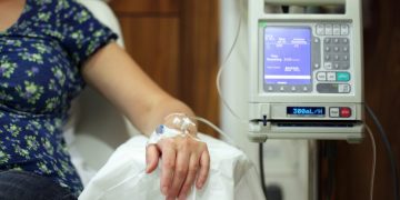 הגעתי עם גוש בשד – לסיפור המלא